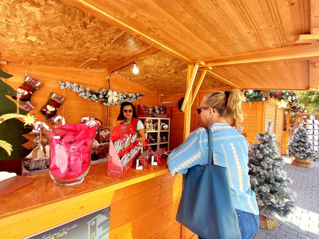 El Mercado Tradicional Navideño de San Sebastián de La Gomera abre sus puertas en la Plaza de Las Américas