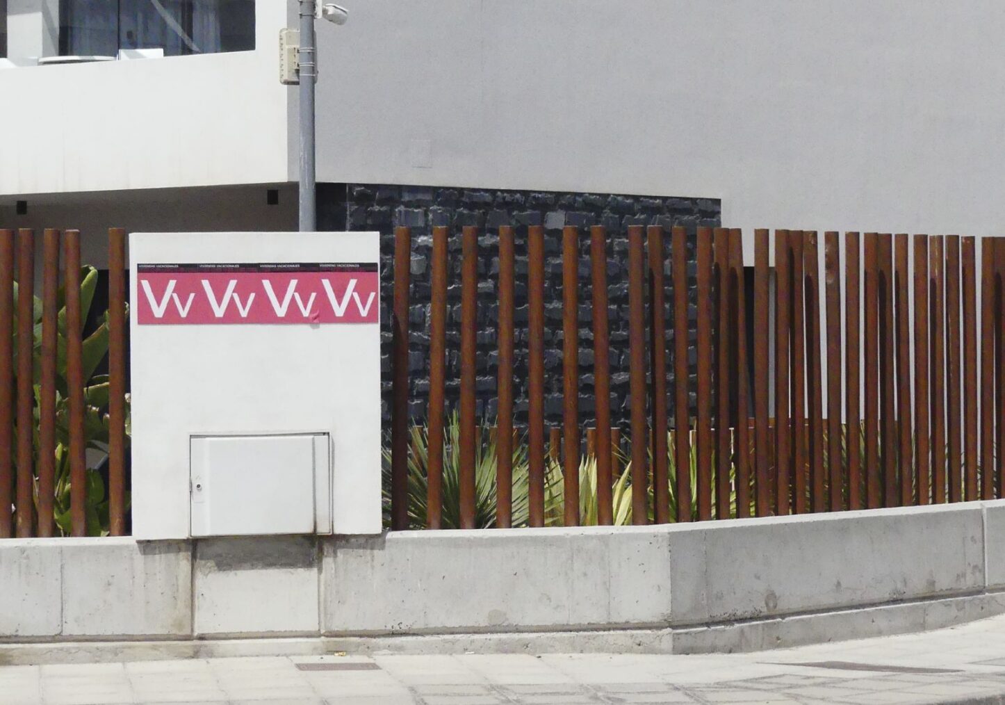 Drago Canarias alerta: casi 1 de cada 3 municipios con mayor proporción de vivienda vacacional del Estado está en Canarias