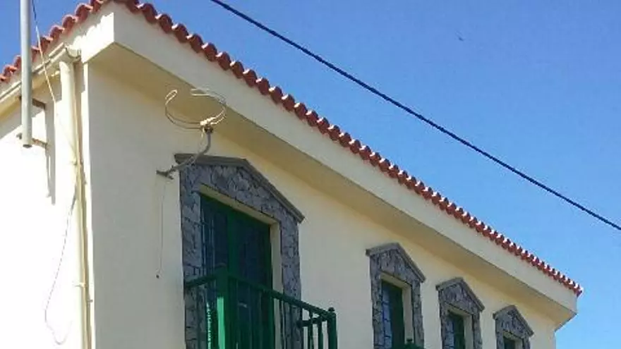 Cerrado temporalmente el edificio del Ayuntamiento de Vallehermoso en Chipude debido a las humedades