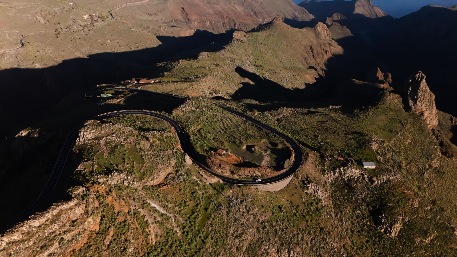 El Cabildo ejecuta mejoras en la carretera GM-2, entre San Sebastián y la Degollada de Peraza