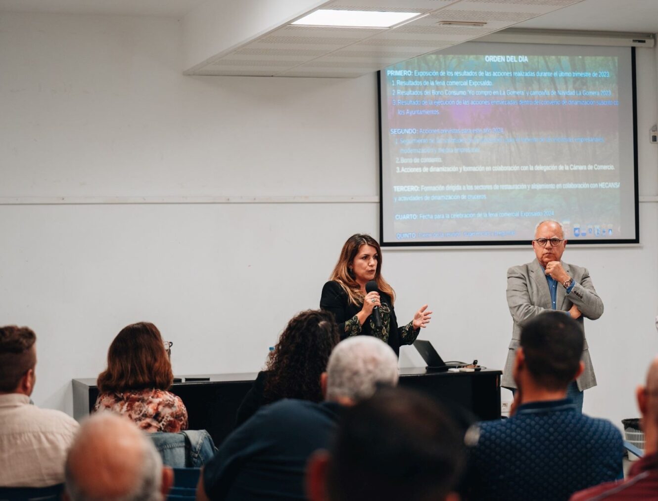 El Cabildo de La Gomera inicia reuniones con el sector empresarial para abordar la nueva edición del Bono Consumo