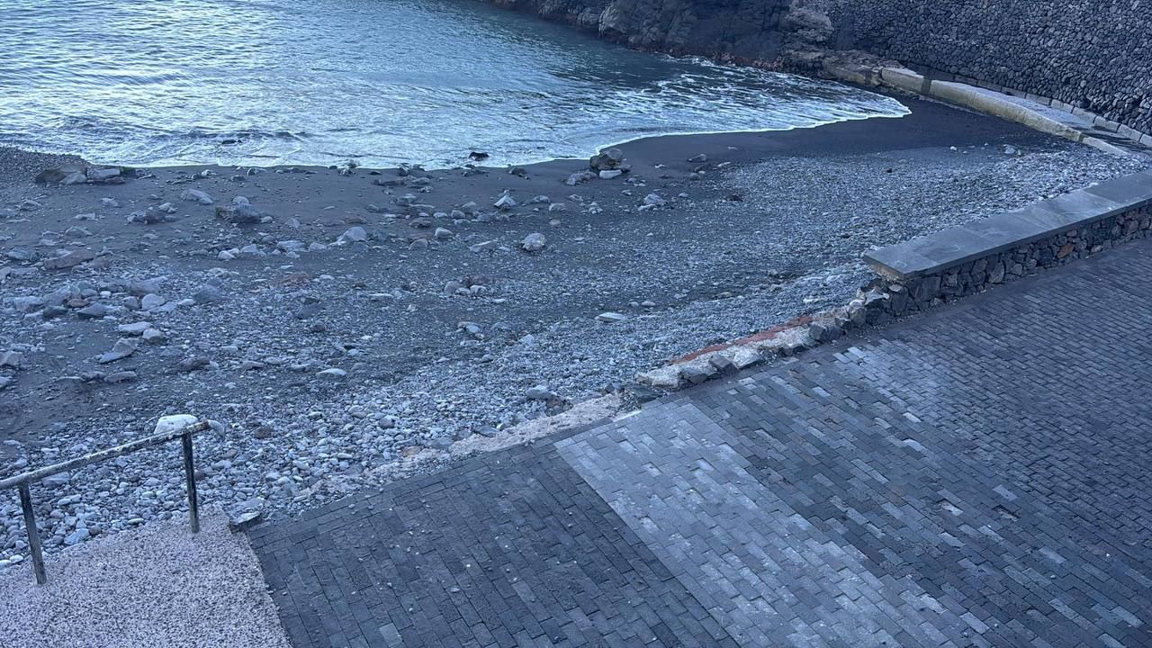 Iniciativa por La Gomera (IxLG) reclama la puesta a punto urgente de las playas urbanas y la reparación de la avenida marítima de San Sebastián