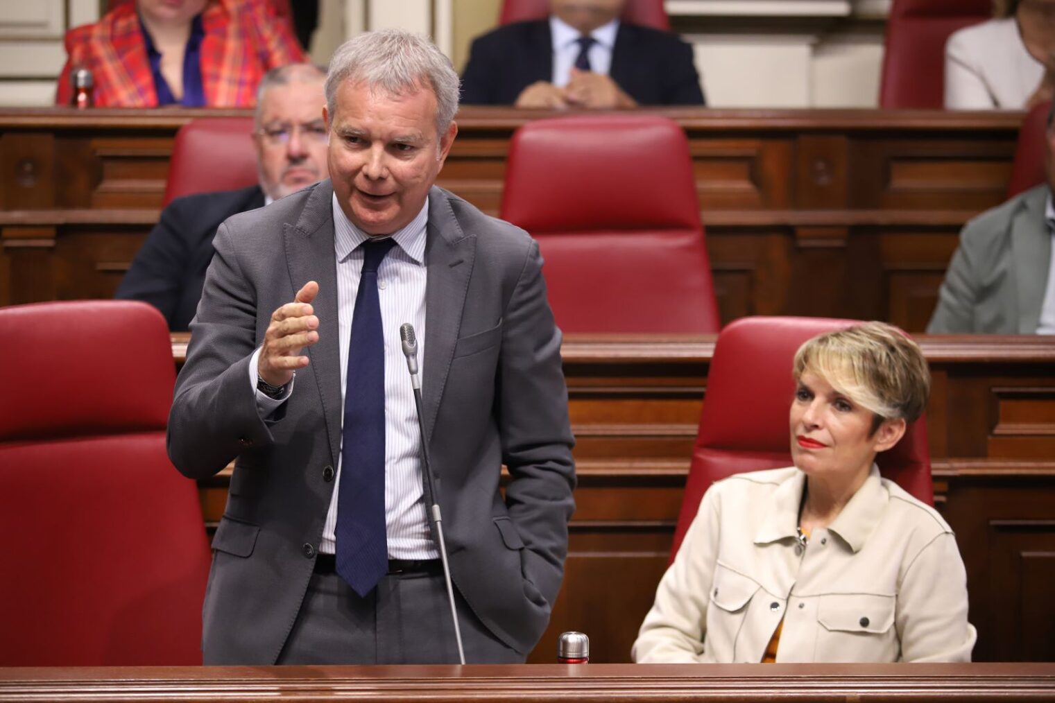 Franquis: “La ausencia de la consejera de Hacienda retrata a un Partido Popular que prefirió obedecer a Feijóo antes que defender a Canarias”