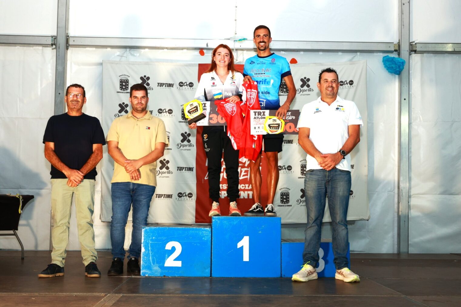 César Vera y Mia Leadbeater se alzan con la victoria del XXXI Triatlón ‘Isla de La Gomera’