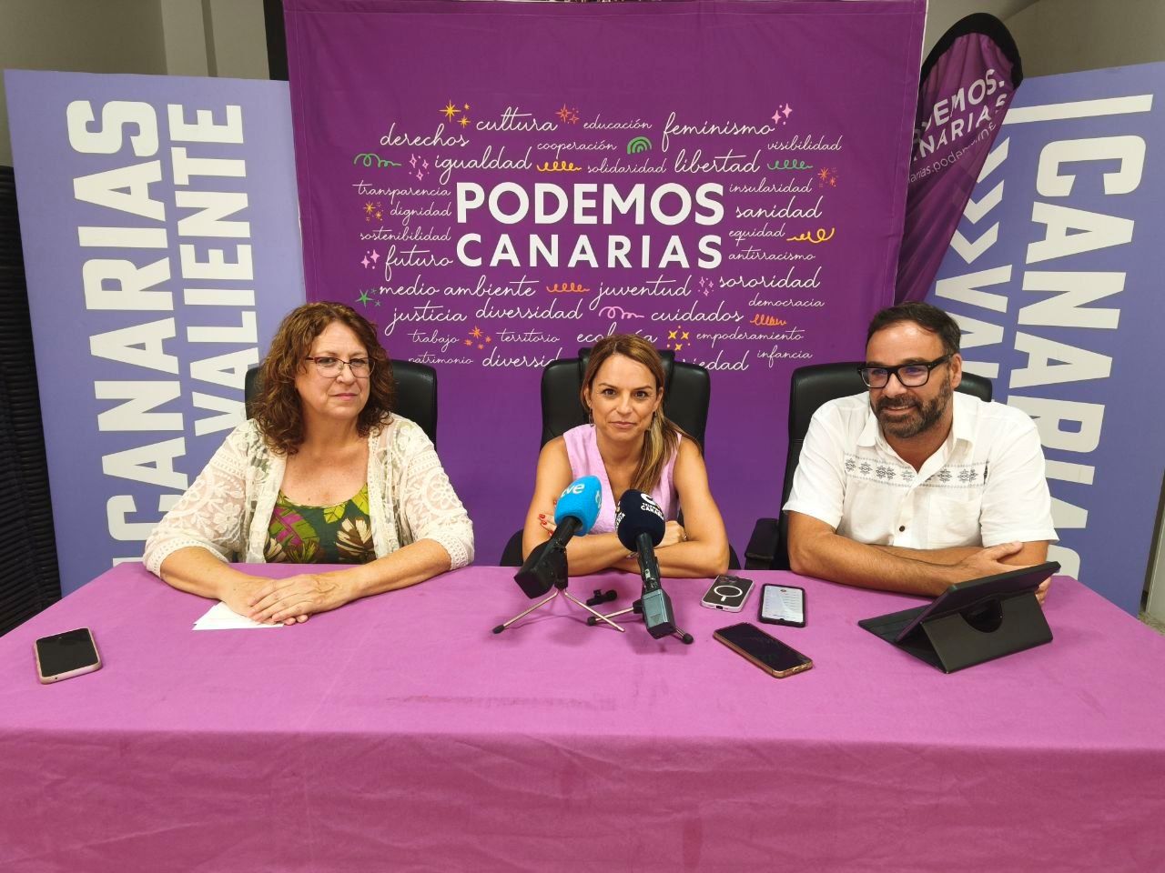 Podemos Canarias exige el cese inmediato de Megías por un presunto conflicto de intereses y amenaza con llevar el caso ante la Justicia