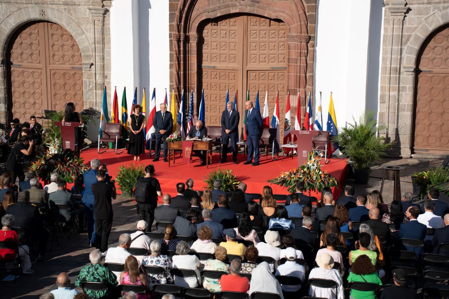 La Gomera reivindica la memoria y la democracia en el 534 aniversario de la partida de Colón