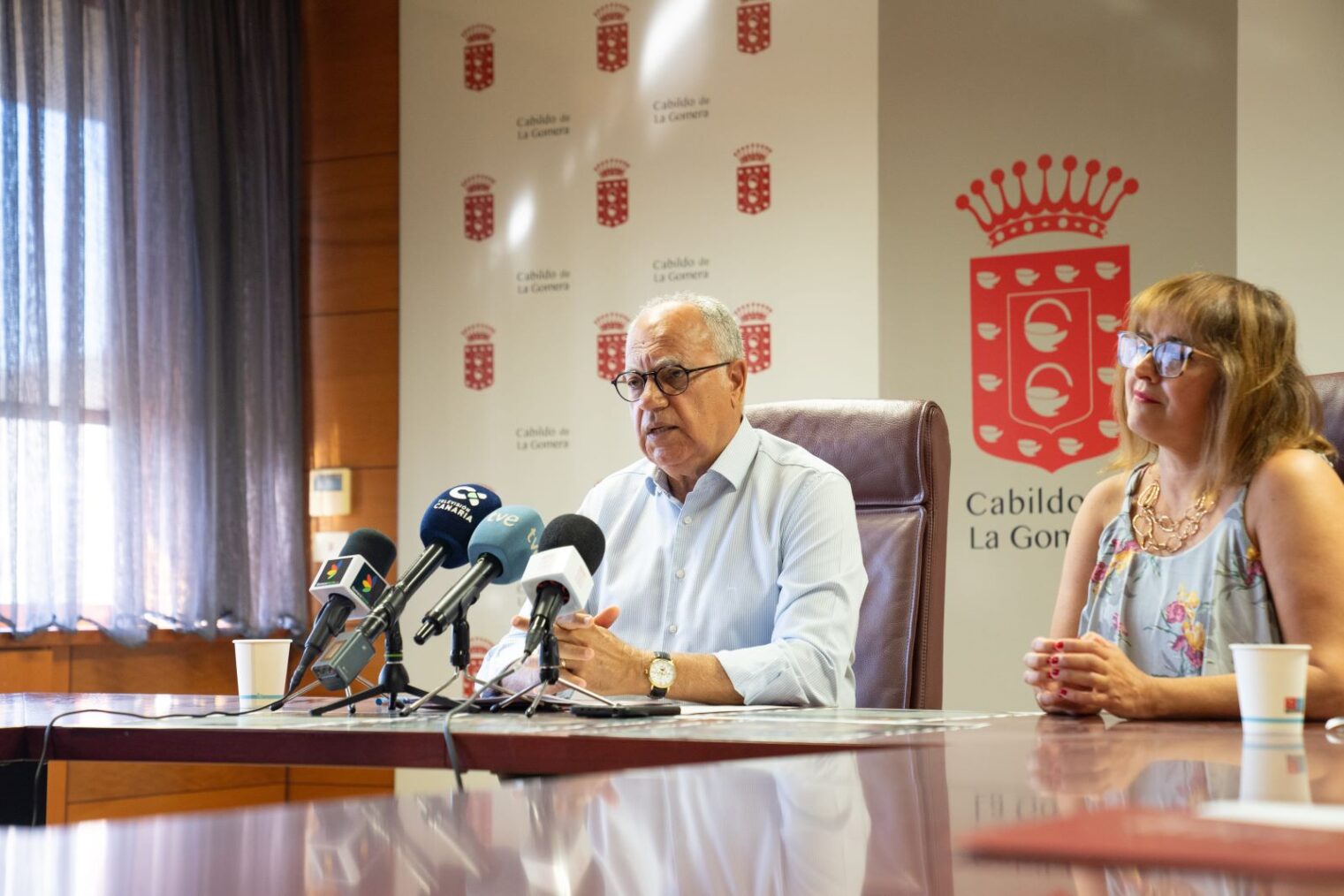 El Cabildo abre la convocatoria de becas Erasmus y Sicue para estudiantes gomeros