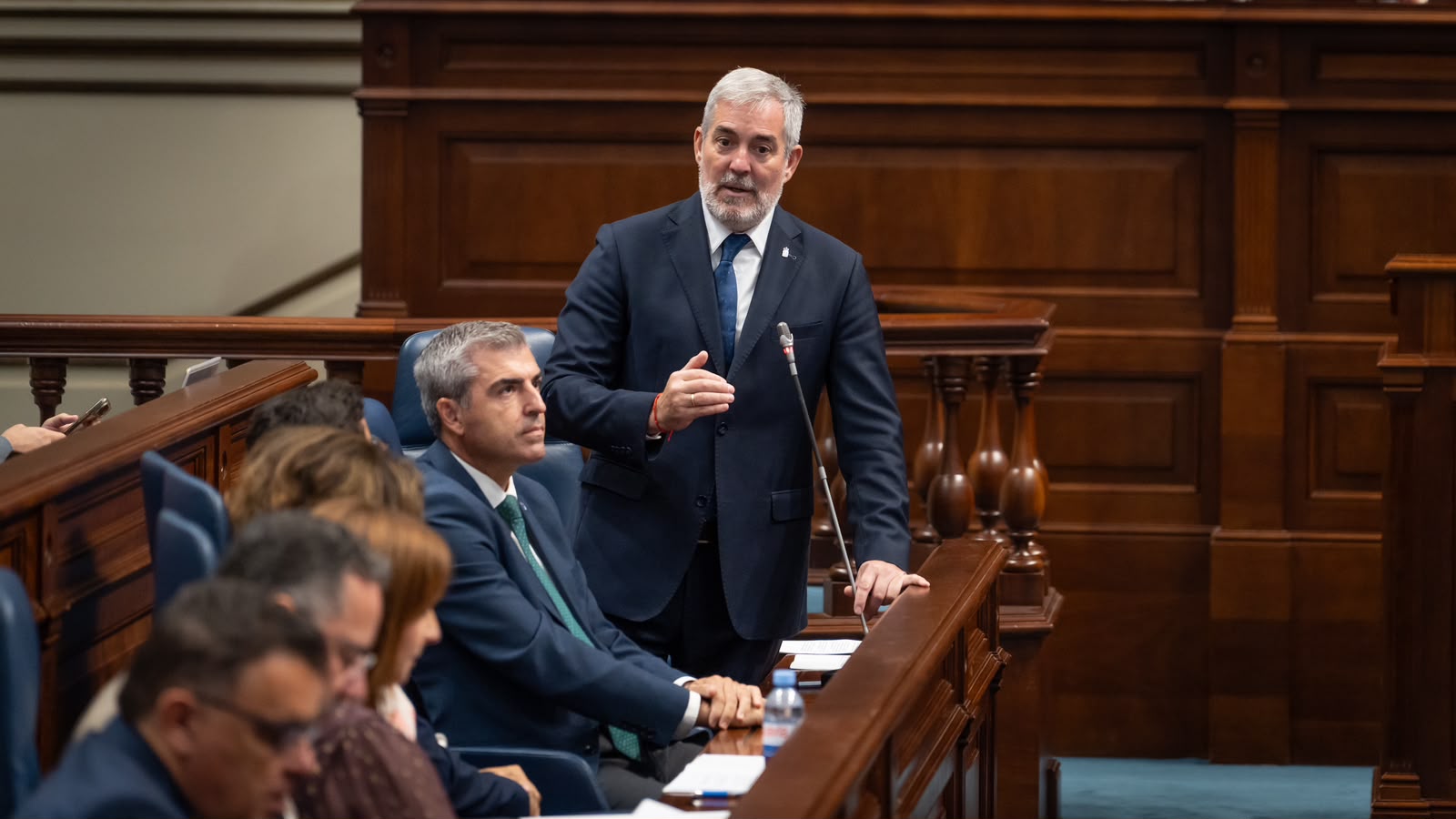 Clavijo insta al Estado a aprobar el cambio legislativo “que ya tiene sobre la mesa” para limitar la compra de vivienda por foráneos